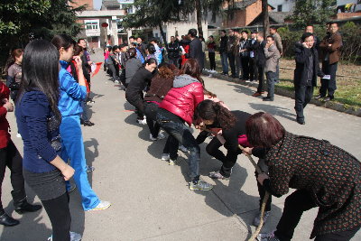 寶業(yè)（集團(tuán)）公司舉行2013年度慶?！叭恕眿D女節(jié)活動(dòng)